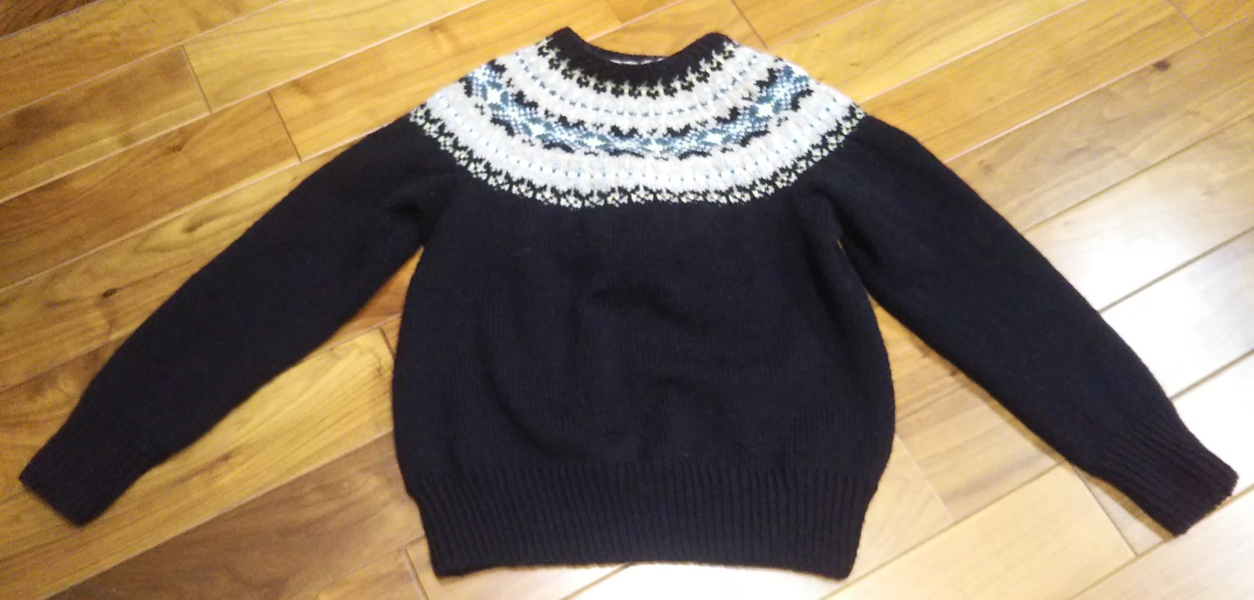 黒フェアアイルヨークのセーター【編みものワードローブ】